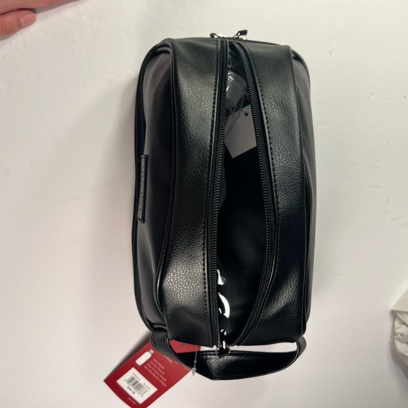 Perry Ellis Black Leather Toiletry Travel Case with Handle - Picture 8 of 15